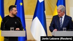 Ілюстраційне фото: президент України Володимир Зеленський і президент Фінляндії Саулі Нііністьо (праворуч). Гельсінкі, 3 травня 2023 року