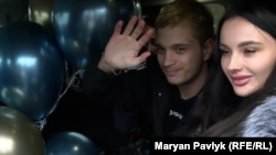 Богдан Єрмохін під час повернення додому