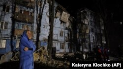 «Попередньо ракета ЗРК «С-300» влучила по п’ятиповерховому будинку, внаслідок чого відбулося його руйнування»