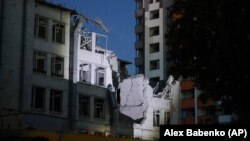 На початку доби 1 червня російські сили атакували Київ 10-ма ракетами «Іскандер». Усі збили сили протиповітряної оборони, проте через падіння уламків є троє загиблих