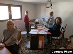 Команда, яка робила україно-німецькі книжечки