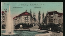 В 1 ч. - Table Talk с А. Генисом: фильмы, книги, Нью-Йорк. За одним столом по разные стороны океана.
Во 2 ч. - судьба другого Виктора Луи. В 1 ч. - Table Talk с А. Генисом: фильмы, книги, Нью-Йорк. За одним столом по разные стороны океана.
Во 2 ч. - судьба другого Виктора Луи.