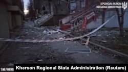 Раніше місцева влада повідомила, що через обстріл Дніпровського району Херсона постраждав 22-річний херсонець 