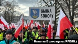 Збитки польських фермерів становлять близько 70 мільярдів злотих і «саме стільки повинен виплатити з воєнного фонду Європейський союз, який винен в нинішній ситуації»