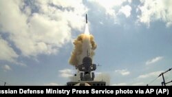  Сили оборони півдня близько 10:00 додали, що Росія завела ракетоносії в пункти базування.