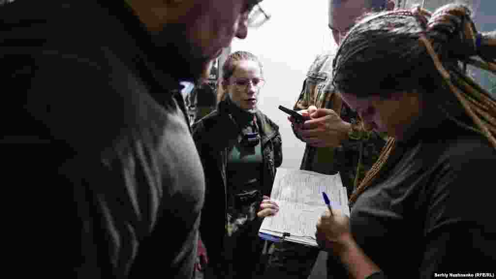 4 березня подруга Яни написала: «Вона могла вибрати легкий шлях і виїхати з країни, могла спокійно працювати в компанії, але вона обрала інший шлях, шлях справжнього героя»  