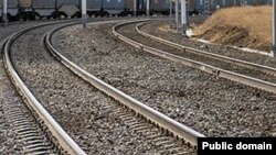 Через оперативні заходи затримувався рух поїздів залізницею