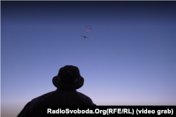 «Приземляють» Shark за допомогою парашута