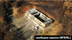 Перший об’єкт – база, яка належала компанії Еміліана Гебрева Emko, був знищений у Ловнідолі в 2011 році