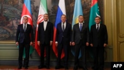 Хосейн Абдоллахиан (второй слева) и Сергей Лавров (в центре) на встрече глав МИД прикаспийских стран, Москва, 5 декабря 2023 года