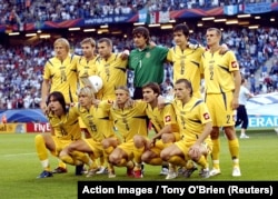 Збірна України на Чемпіонаті світу з футболу 2006 року. Тоді на своєму першому і наразі єдиному Мундіалі збірна неочікувано дійшла до 1/4 фіналу