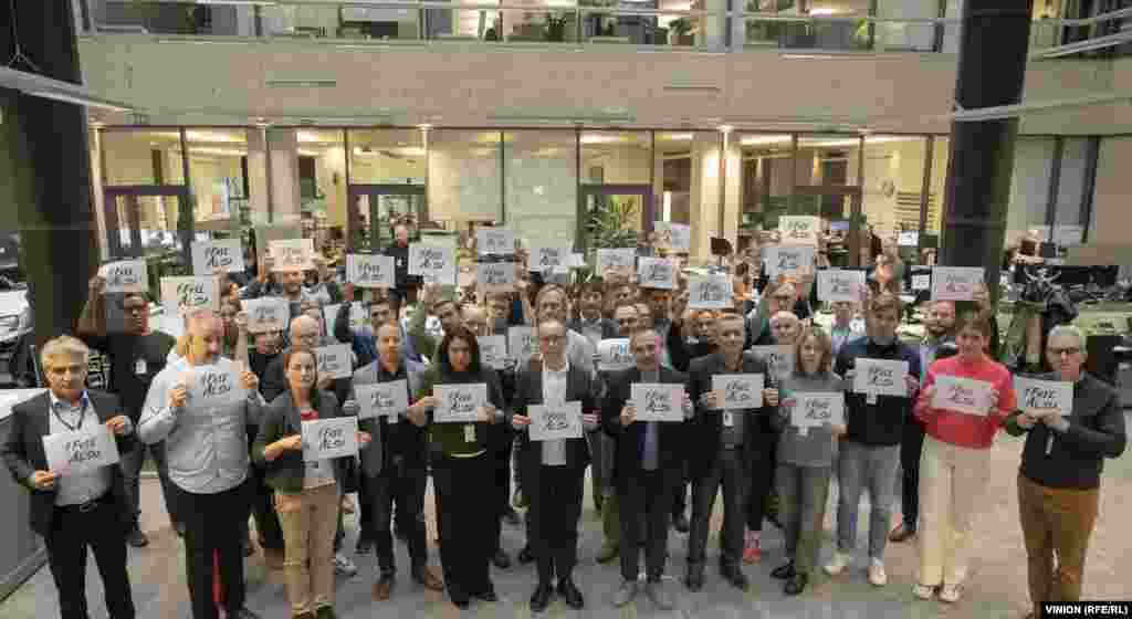 Сотрудники Радио Свободная Европа / Радио Свобода на Хагиборе в Праге выражают солидарность с Алсу 