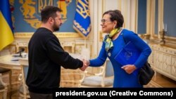 Президент України Володимир Зеленський і спецпредставниця США з питань економічного відновлення України Пенні Пріцкер, 16 жовтня 2023 року