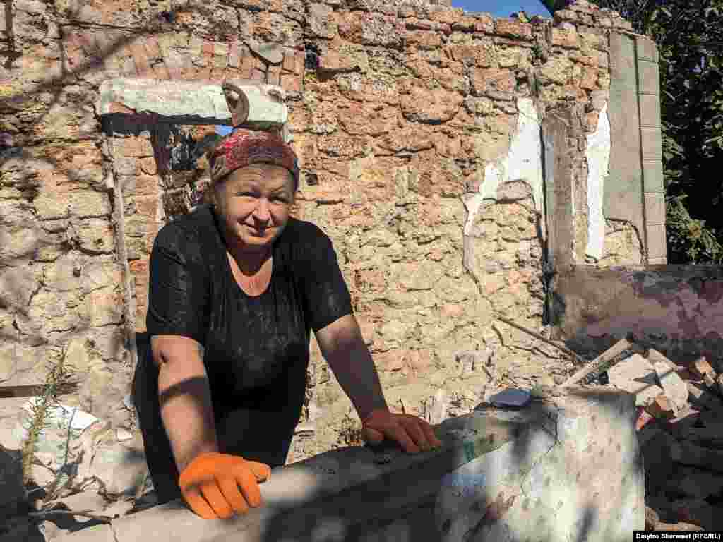 &laquo;Я хочу тут жити. Якщо нам не відбудуть будинок, ми самі це зробимо з цегли, яку натаскали. Будемо так жити&raquo;, &ndash; каже Тетяна