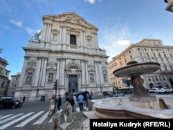 ІТАЛІЯ -- Кардинал Паролін проводить Святу месу пам’яті жертв Голодомору 1932-1933 років. Рим, Базиліка Сант Андреа делла Валле, 23 листопада 2023 року