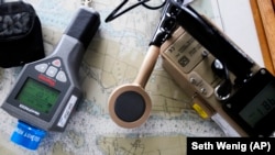 рилади для виявлення радіації під час навчань з перехоплення радіоактивних «брудних бомб» у водних шляхах поблизу Нью-Йорка, США, 7 квітня 2011 року