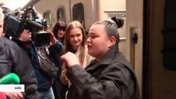 «Аполітичне пресування було дуже великим»: реперка Alyona Alyona прокоментувала «Євробачення–2024», після повернення зі Швеції (відео) «Аполітичне пресування було дуже великим»: реперка Alyona Alyona прокоментувала «Євробачення–2024», після повернення зі Швеції (відео)