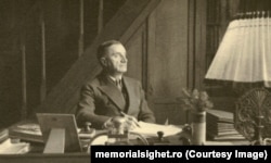 Președintele PNȚ, Iuliu Maniu, a murit de frig și foame în temnița de la Sighet, în 1953. A fost președintele Consiliului Național Român al Transilvaniei, organismul care a negociat Unirea și a organizat Adunarea de la Alba Iulia din 1 Decembrie 1918. Aici, în casa de la Bădăcin.