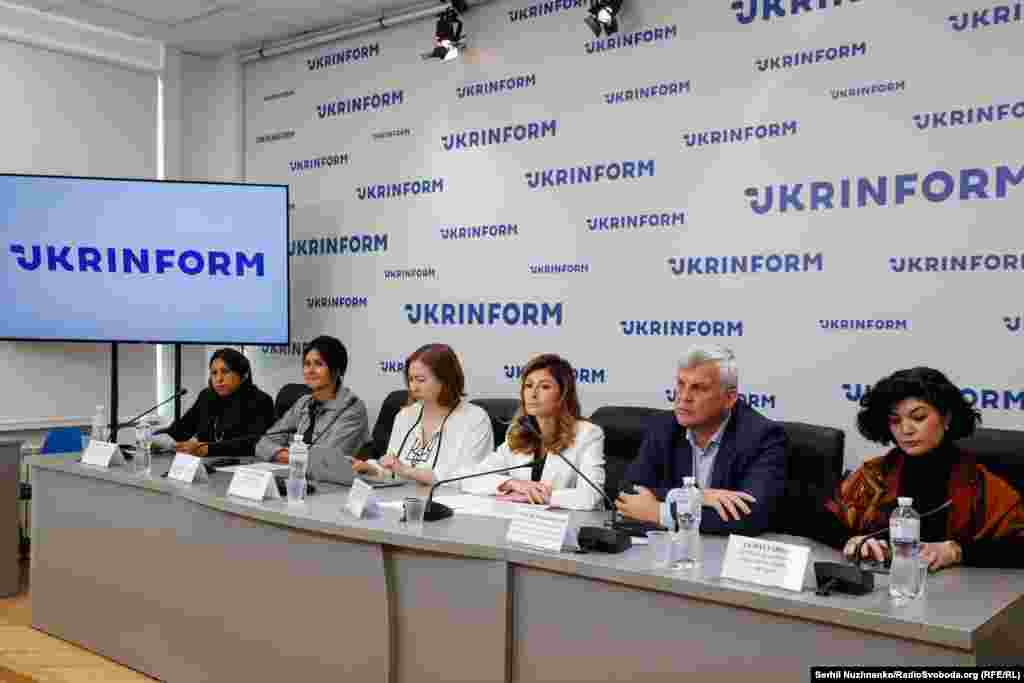 Шляхи порятунку фріласера Радіо Свобода Владислава Єсипенка та інших кримських журналістів, ув’язнених Росією, обговорювали у Києві. Україна, 5 жовтня 2023 року Єсипенко затриманий у березні 2021 року ФСБ Росії в анексованому Криму за надуманими звинуваченнями. 