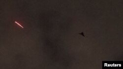 Російський дрон під час повітряної атаки на Київ, листопад 2023 року