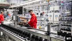 Az új generációs elektromos motorokat gyártó üzem a sorozatgyártás elindítása napján Győrben, az Audi Hungaria Zrt.-nél 2023. november 7-én (képünk illusztráció)