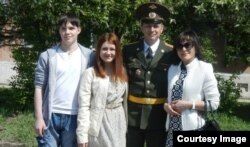 Володимир з Павлом, дружиною і донькою