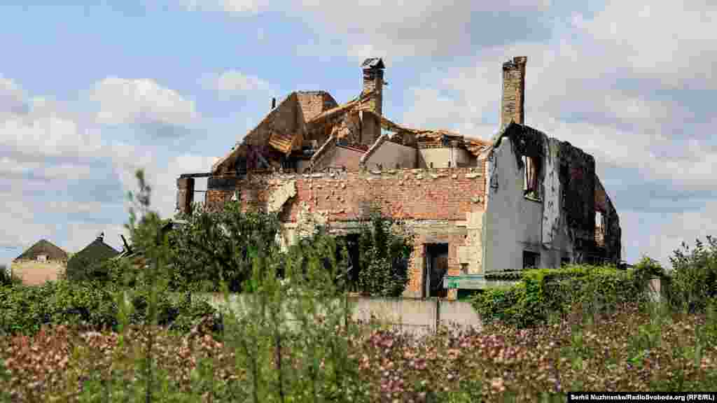 Після звільнення села Мощун у вцілілих будинках відновили енерго- та газопостачання