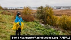 Фото зруйнованого Антонівського мосту на Херсонщині, 13 листопада 2022 року. По той бік окупована лівобережна Херсонщина