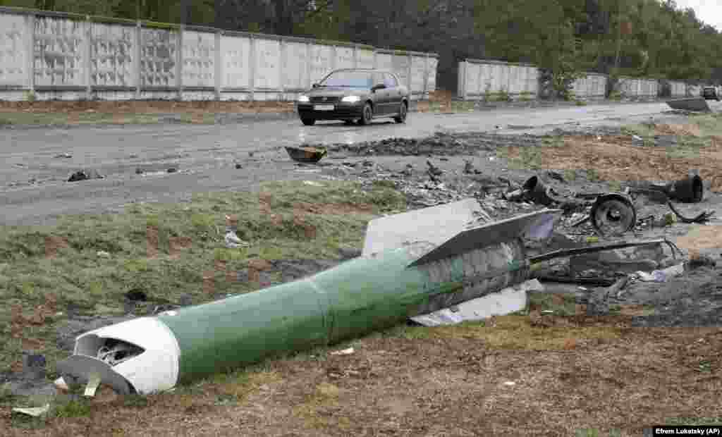 Макарів 04.03.22 – 23.08.22 Макарів перебував на лінії фронту, тому потрапляв під постійні артилерійські, танкові та ракетні обстріли