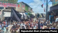 د بلوچستان د هرنايي ضلعې په خوست سیمه کې د یو ځايي تن د وژنې خلاف له ۲۸ ورځو راهیسې احتجاج روان دی.