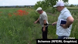 Василь показує, де було тіло Антона Іщенка