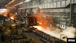 فولاد مبارکه زنجیره کاملی در زمینه تولید فولاد، از برداشت معدنی تا تولید نورد را در اختیار دارد.