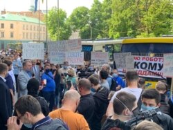 Працівники готельно-туристичного бізнесу вимагають дозволити їм працювати