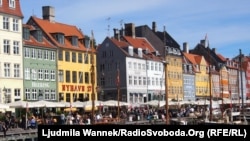 Ви можете проїхатися на човні каналами Копенгагена і побачити, скільки зручностей подарувало місто своїм громадянам і туристам, і скористатися ними