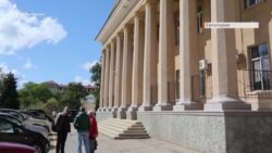 Левого активиста из Евпатории еще на месяц оставили в СИЗО (видео) Левого активиста из Евпатории еще на месяц оставили в СИЗО (видео)