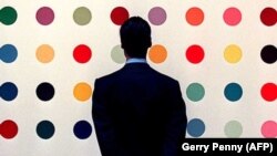 Работа Демиана Хёрста «Адренохром семикарбазон сульфонат»