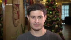 Ахтем Сейтаблаев поздравляет с Новым годом Олега Сенцова (видео) Ахтем Сейтаблаев поздравляет с Новым годом Олега Сенцова (видео)