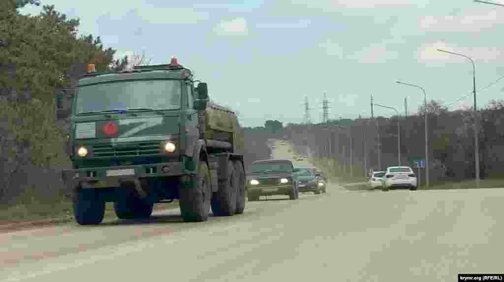 Топливозаправщик с буквой «Z» в Севастополе