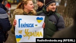 У соцмережах містяни переважно закликають не реєструватися на отримання рублевих виплат від окупаційних сил