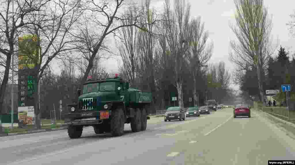 Топливозаправщик с буквой «Z» в Инкермане