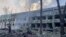 Clădirea unui e spital din Mariupol, Ucraina, după un atac rusesc în martie 2022.
