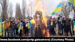 Мелітополь перебуває під контролем російських військ. У місті регулярно відбуваються протести місцевих жителів проти російського вторгнення