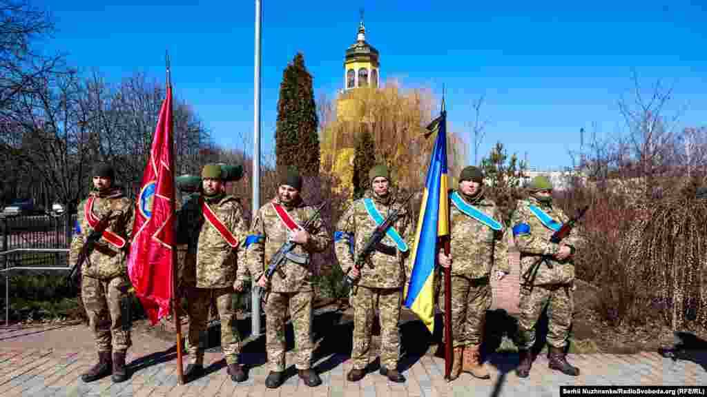 Прощання з полковником ЗСУ Валерієм Гудзем, який загинув внаслідок атаки російських військ на Луганщині. Київська область, 15 березня 2022 року