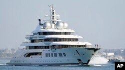 Судно Amadea заарештували на Фіджі на запит США у квітні 2022 року після повномасштабного вторгнення Росії в Україну