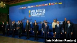 Участники саммита стран Бухарестской девятки и Нордических стран в Вильнюсе, 2 июня 2025 года