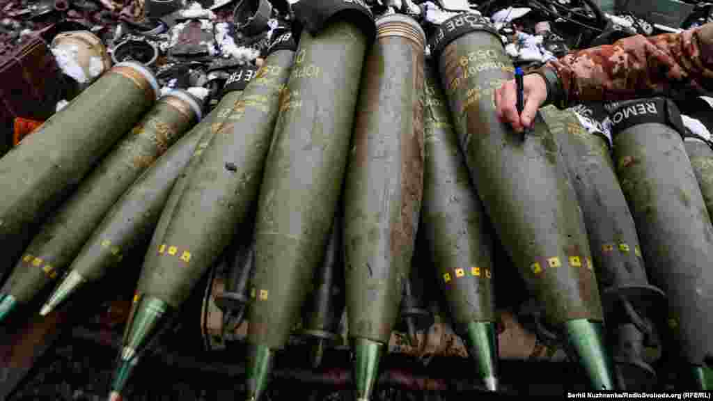 За Жору» – таке послання на снаряді полетить на ворожі російські позиції