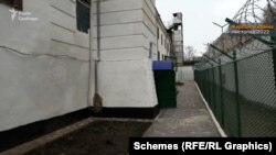 Побілені стіни СІЗО