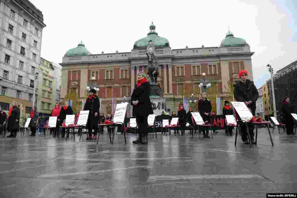 Organizatori su zatražili od Vlade Srbije da uspostavi Nacionalni mehanizam za praćenje i analizu slučajeva femicida. Iako je najavljeno 2018. godine, Srbija još nije formirala telo za praćenje femicida.