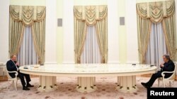 Напередодні пресслужба ООН повідомила, що під час зустрічі з Ґутеррішем 26 квітня Путін «в принципі» погодився на евакуацію з заводу «Азовсталь» у Маріуполі