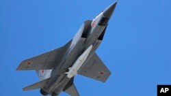 Російського МіГ-31К є носієм «Кинджалів»